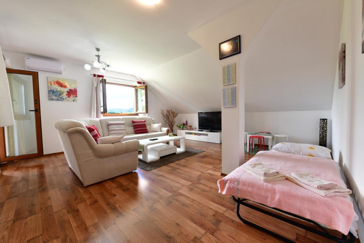 Apartman Jelena Rakovica Ngoại thất bức ảnh